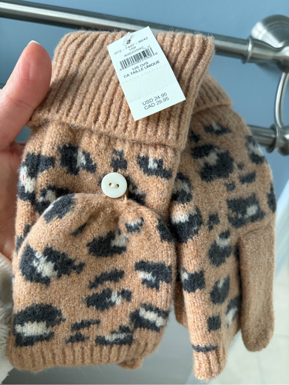 aerie Leopard Print Convertible Mittens in Tan and Black